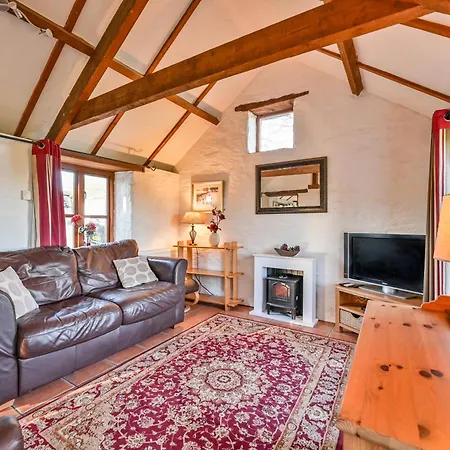 Vakantiehuis Polean Farm - With Free Animal Feeding And Pony Rides And Free Access To A Nearby Pool