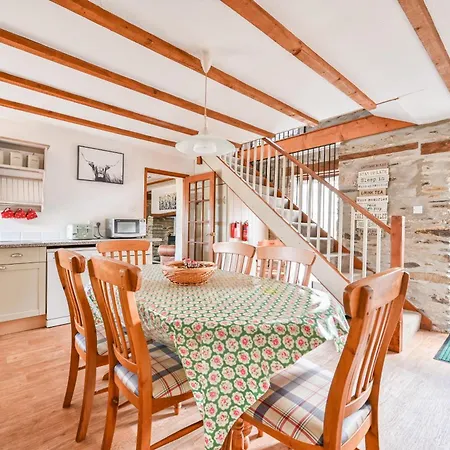 Holiday home Polean Farm - With Free Animal Feeding And Pony Rides And Free Access To A Nearby Pool Looe