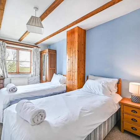 Polean Farm - With Free Animal Feeding And Pony Rides And Free Access To A Nearby Pool Holiday home *