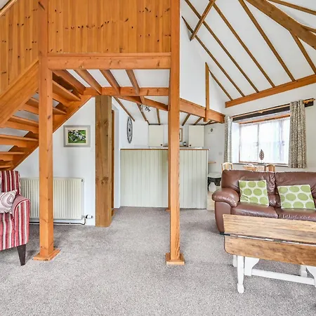 Polean Farm - With Free Animal Feeding And Pony Rides And Free Access To A Nearby Pool Holiday home *