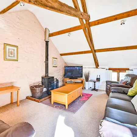 Polean Farm - With Free Animal Feeding And Pony Rides And Free Access To A Nearby Pool Ferienhaus Looe