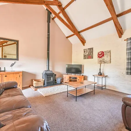 Polean Farm - With Free Animal Feeding And Pony Rides And Free Access To A Nearby Pool * Looe