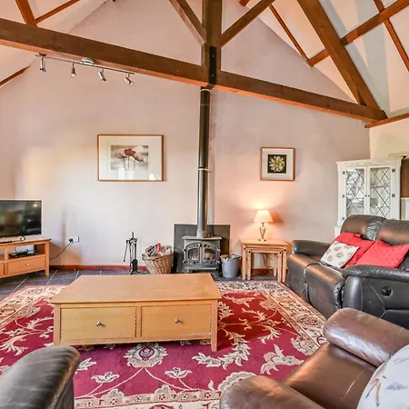 Polean Farm - With Free Animal Feeding And Pony Rides And Free Access To A Nearby Pool * Looe
