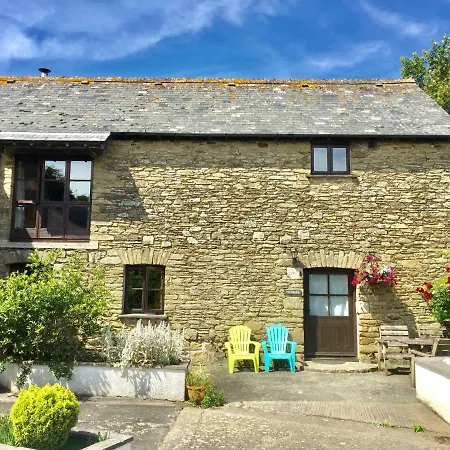 Polean Farm - With Free Animal Feeding And Pony Rides And Free Access To A Nearby Pool *